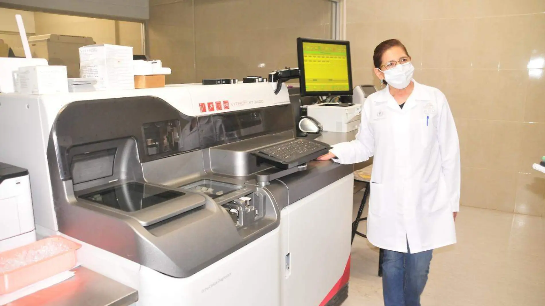 Laboratorio del HG cuenta con un equipo innovador para análisis de sangre